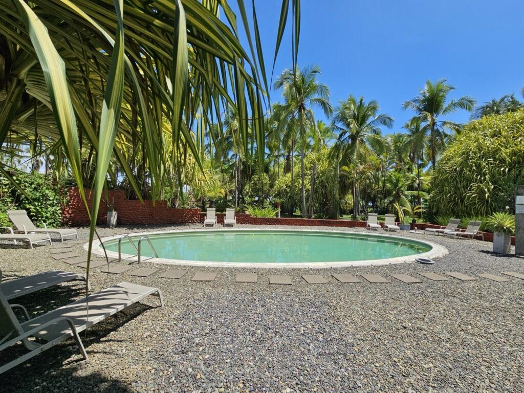 Piscina del hotel Beso del Viento